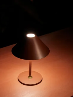 Halo Design Hygge Trådløs Bordlampe LED H, Rød