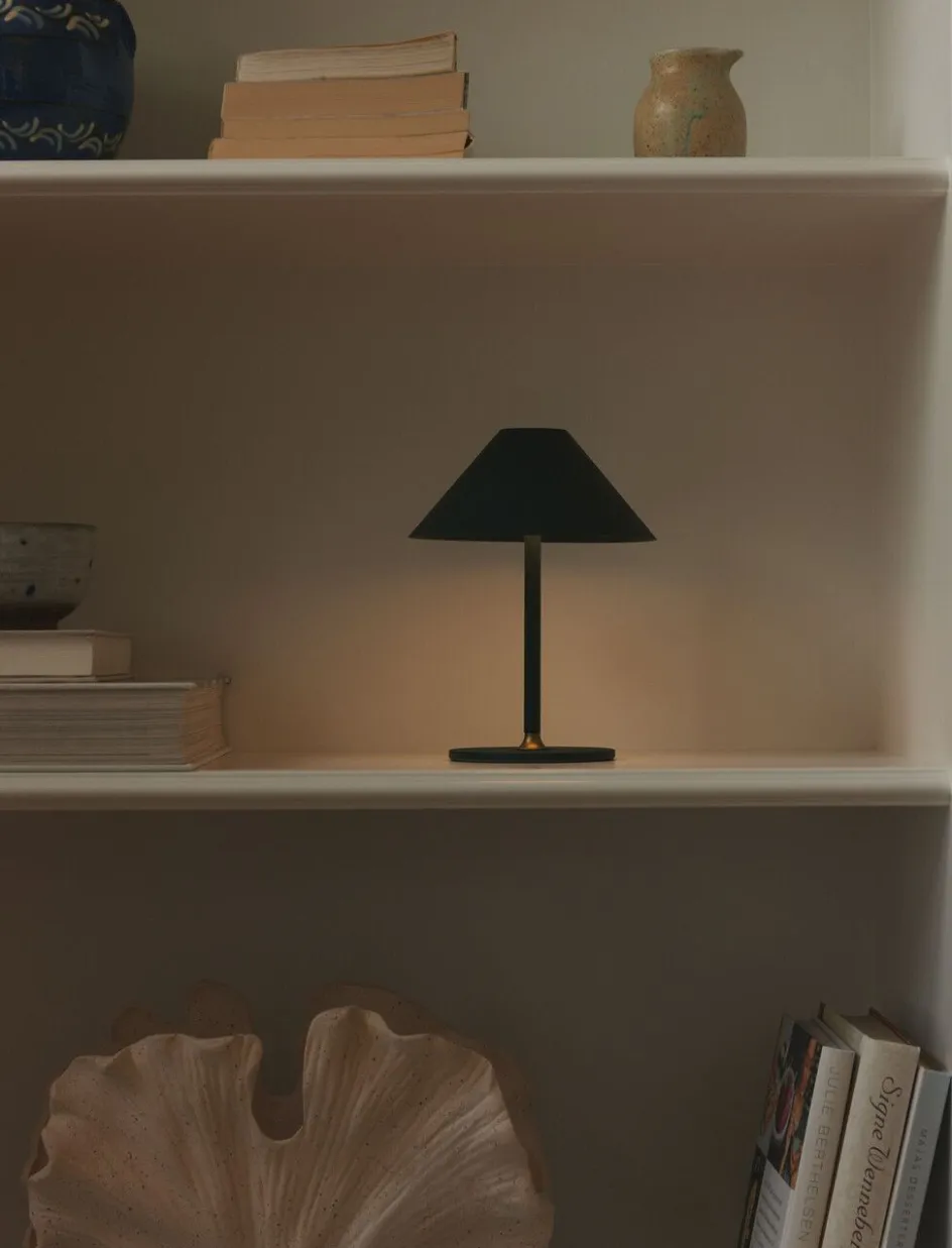 Clearance Halo Design Hygge Trådløs Bordlampe LED H19 cm, Mørkegrøn