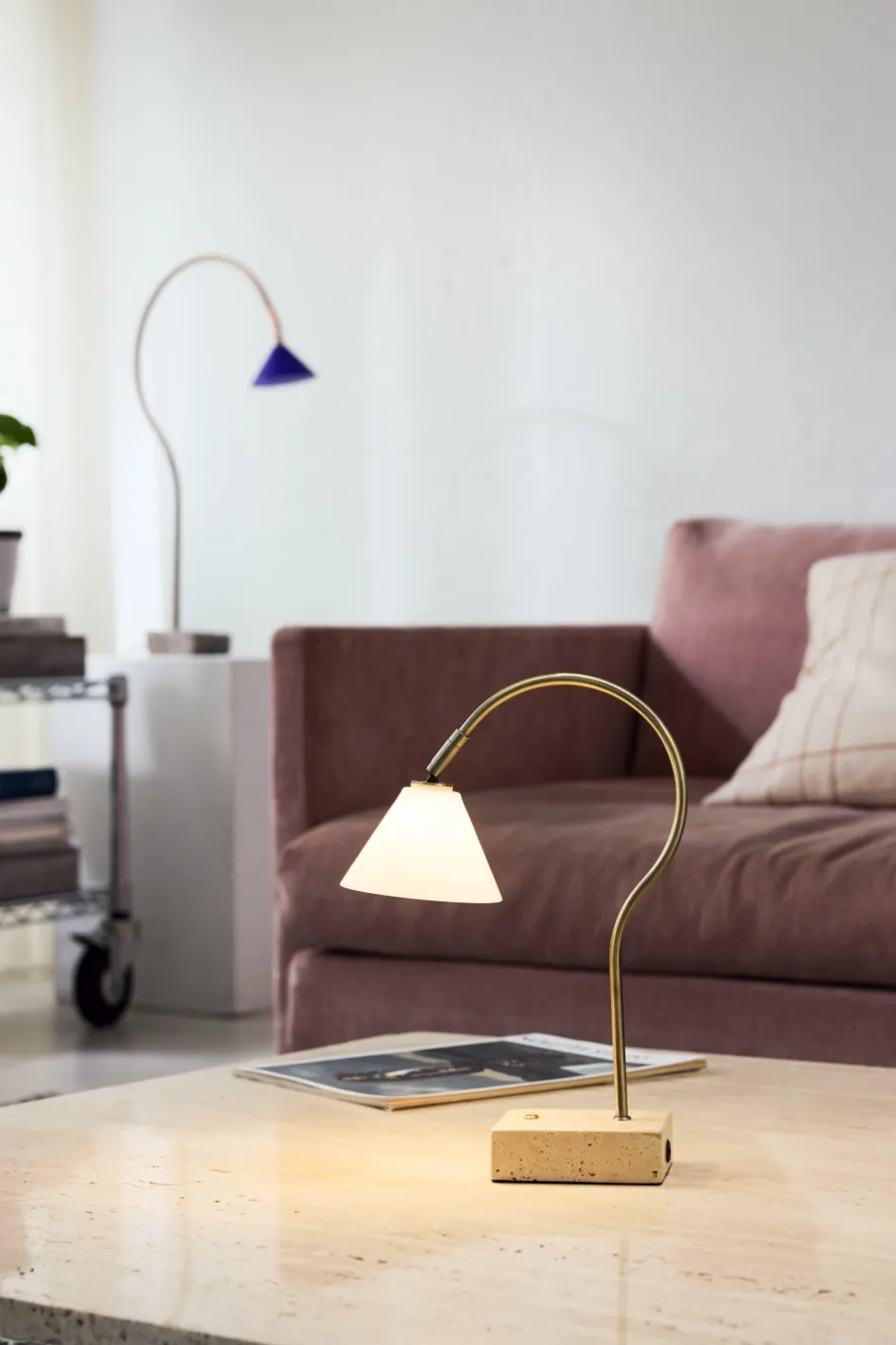 Halo Design Question Trådløs Bordlampe LED H31 cm, Antique/Opal