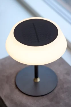 Halo Design Solar Trådløs Bordlampe LED H19 cm, Sort/Opal