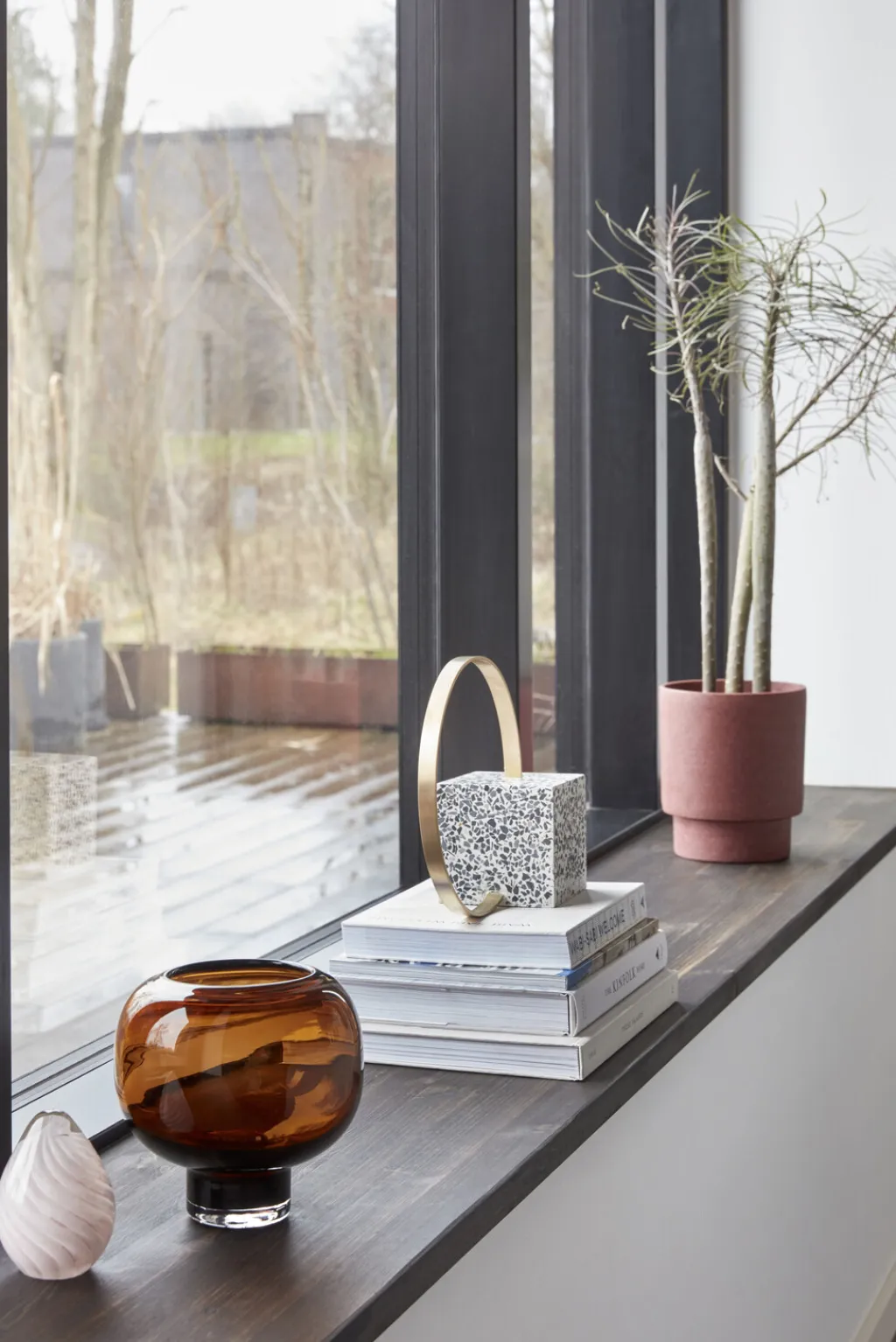 New Byron Bogstøtte H26 cm, Terrazzo/Messing Stue|Bogstøtter