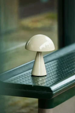 Best Hübsch Mush Trådløs Bordlampe LED H20 cm, Sand