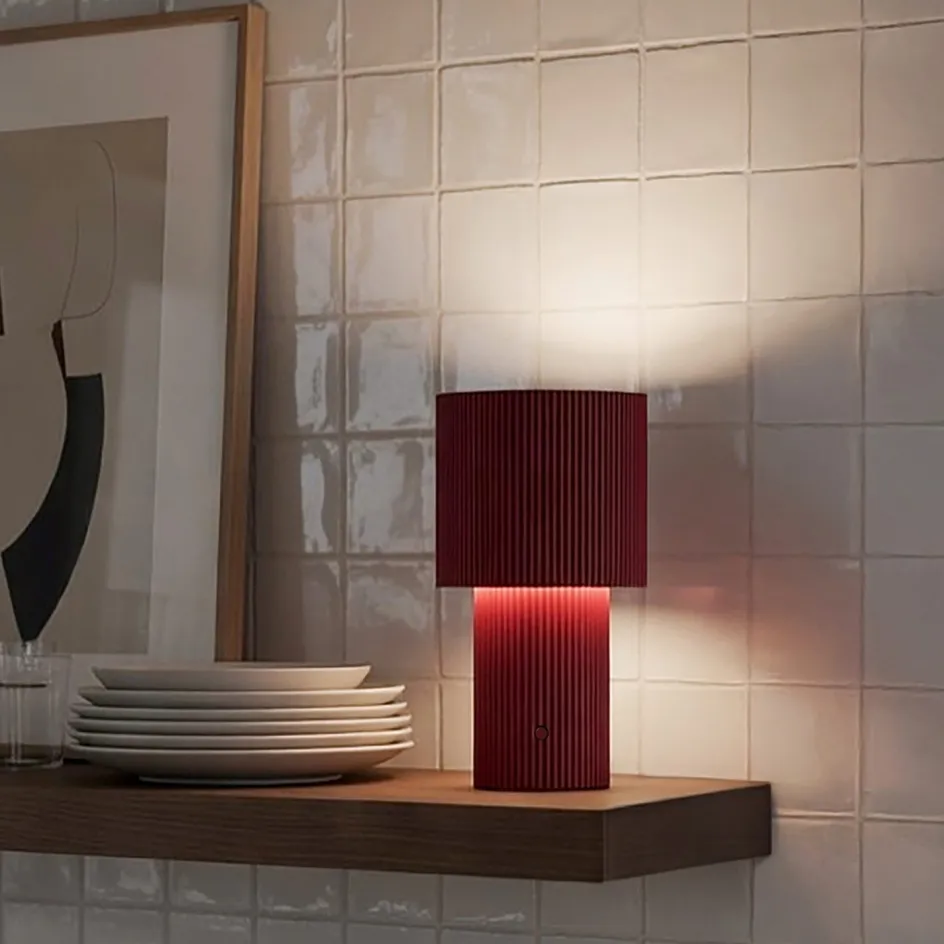 Best Herstal Iluma Trådløs Bordlampe LED H22,1 cm, Rød