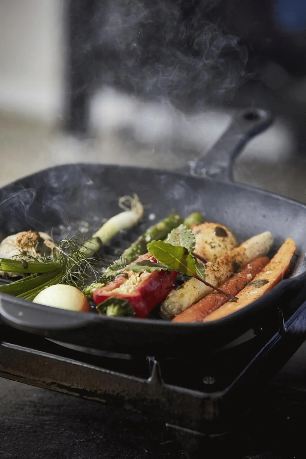 Holm Pander > Grillpande 28x28 cm, Sort