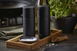 Holm Salt Og Peber|Salt Og Peber ><noscript><img width=