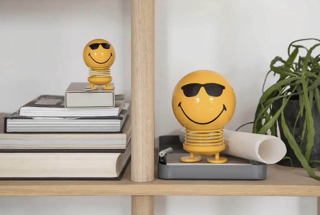 New Smiley Cool S, Gul Stue|Træfigurer Og Figurer