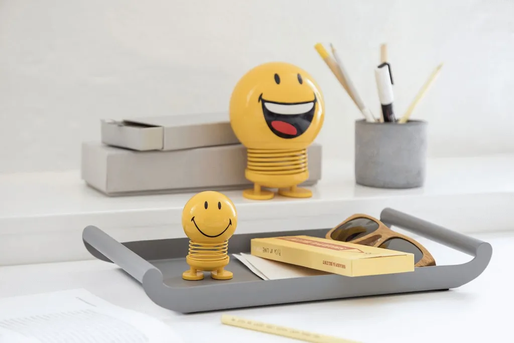 Discount Smiley S, Gul Stue|Træfigurer Og Figurer