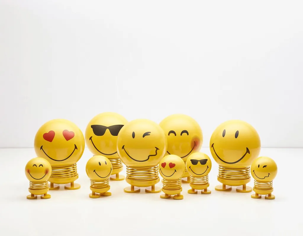 Discount Smiley S, Gul Stue|Træfigurer Og Figurer