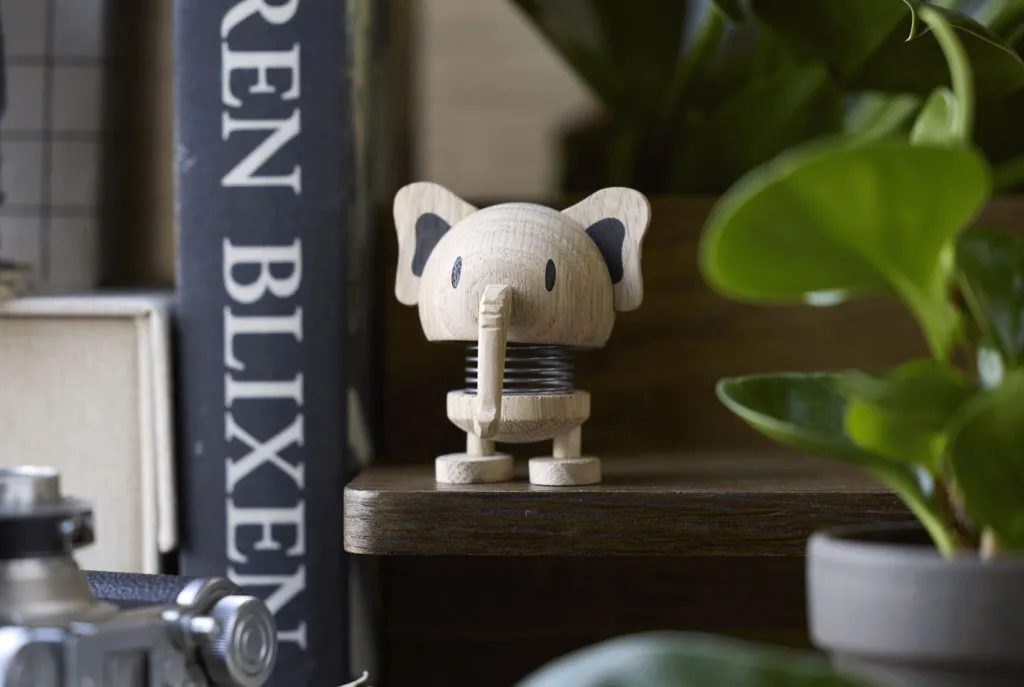 Hot Elefant S, Eg Træfigurer Og Figurer