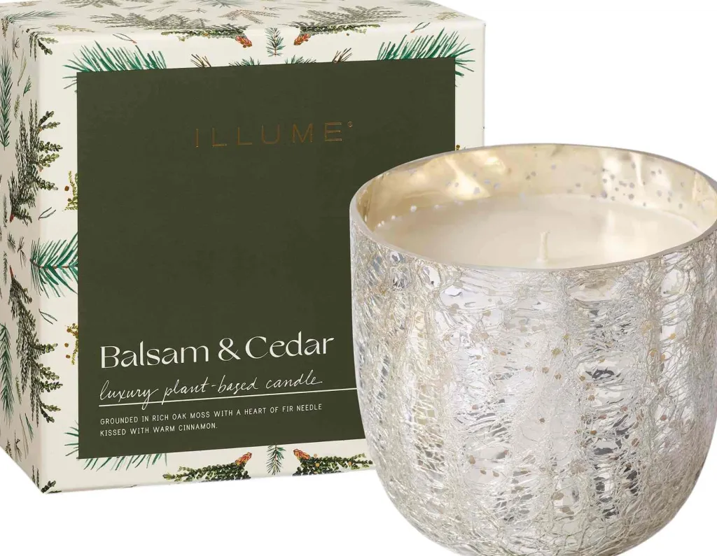 ILLUME Duftlys > Duftlys Ø12/H11,5 cm, Balsam & Cedar