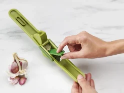Joseph Joseph Presseredskaber > CleanForce Hvidløgspresser 16 cm, Grøn