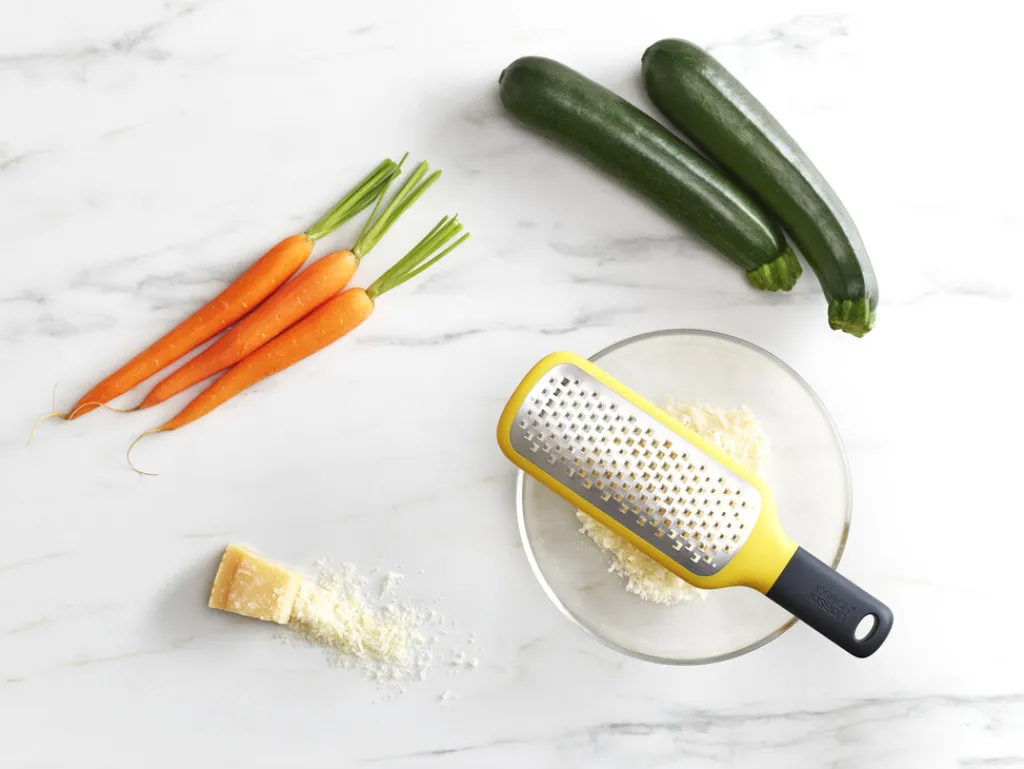 Joseph Joseph Skrælleredskaber > GripGrater Rivjern Grov 26,5 cm, Gul