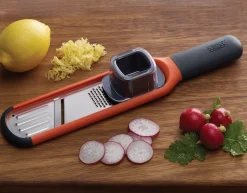 Joseph Joseph Skrælleredskaber > Handi-Grate 2-i-1 Rivejern 28,5 cm, Orange