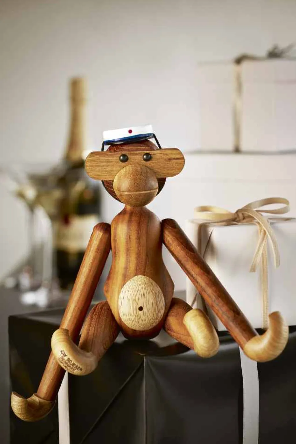 Kay Bojesen Denmark Stue|Træfigurer Og Figurer > Kay Bojesen Studenterhue ,