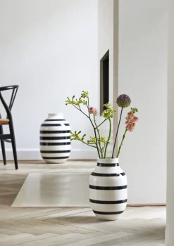 Clearance Omaggio Vase H, Sort Stue|Vaser