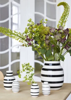 Online Kähler Omaggio Vase H, Sort