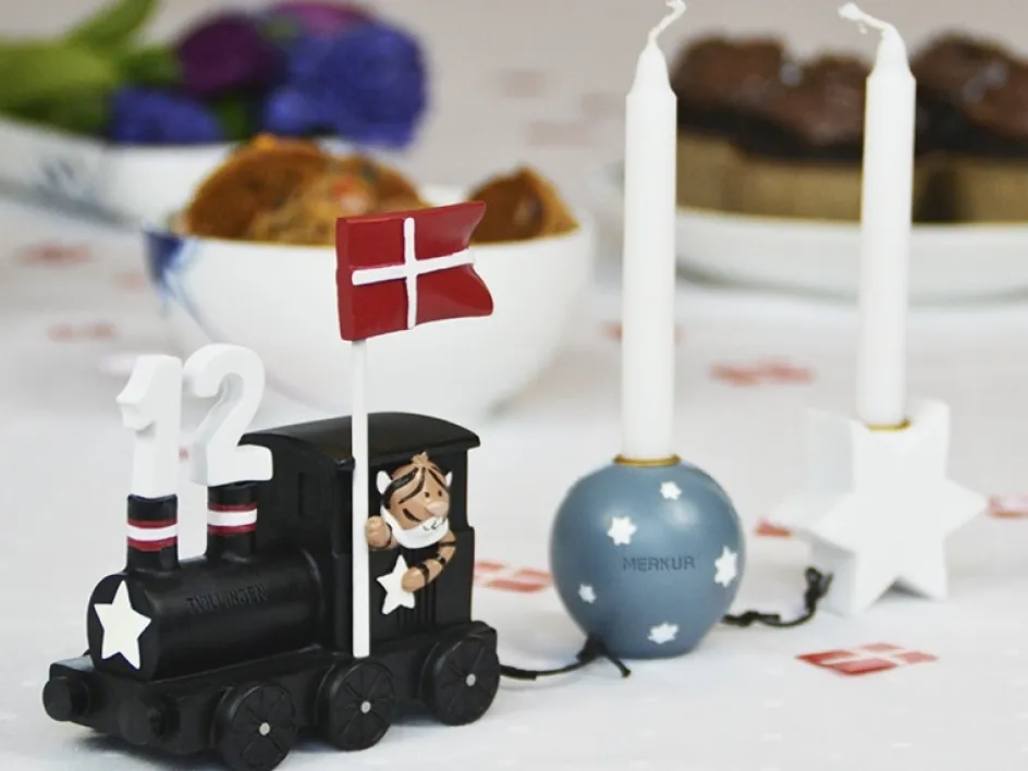 Online Kids By Friis Planet og Stjerne Fødselsdagstog Tvillingen 18 cm