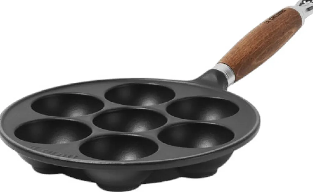 Le Creuset Pander > Æbleskivepande m. Træhåndtag 20 cm, Matte Black