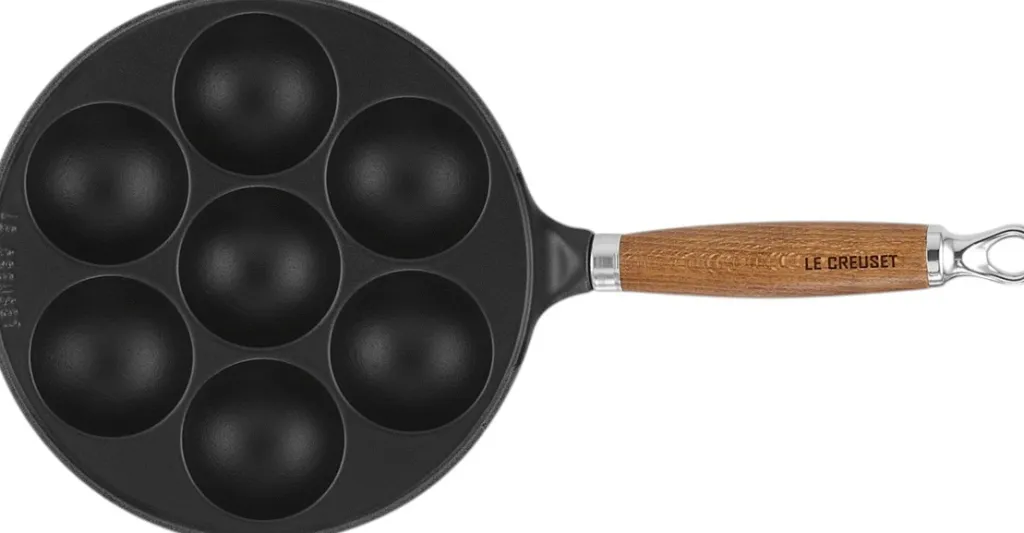 Le Creuset Pander > Æbleskivepande m. Træhåndtag 20 cm, Matte Black