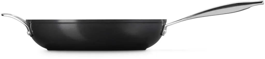 Le Creuset Pander > Essential Dyb Stegepande m. Keramisk Non-stick Belægning , Black