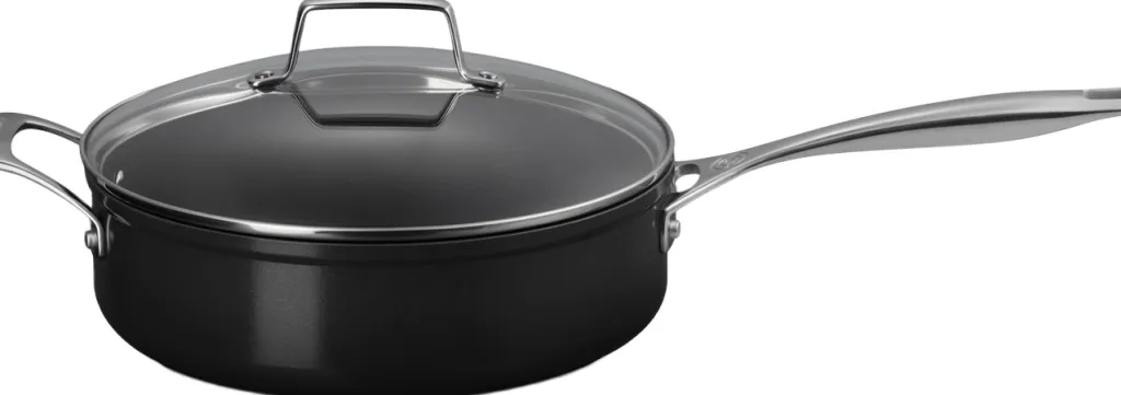 Le Creuset Pander > Essential Sauterpande m. Keramisk Non-stick Belægning , Black