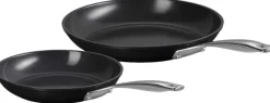 Le Creuset Pander > Essential Stegepande m. Keramisk Non-stick Belægning 2 stk. 24/28 cm, Black