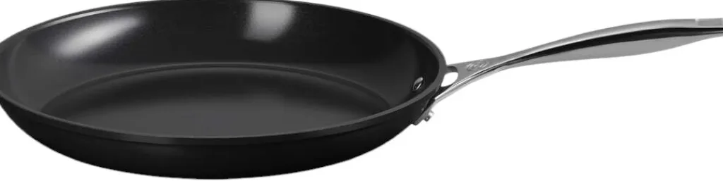Le Creuset Pander > Essential Stegepande m. Keramisk Non-stick Belægning , Black