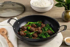 Sale Essential Wok m. Keramisk Non-stick Belægning , Black Pander