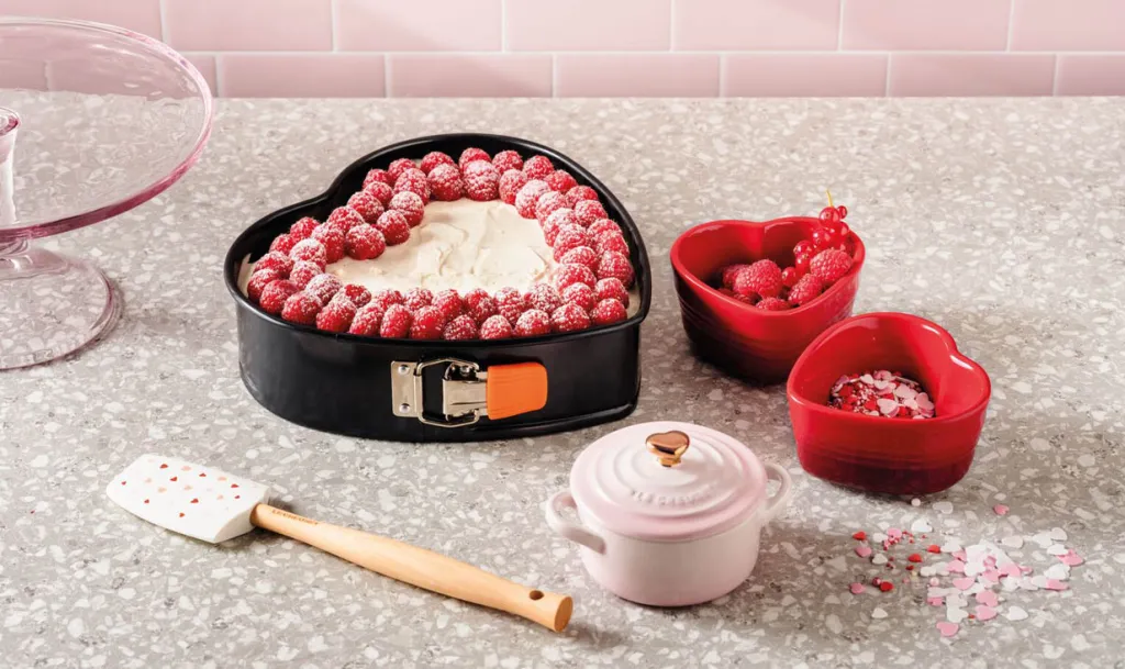 Le Creuset Bageforme > Hjerte Springform m. Non-stick 25 cm