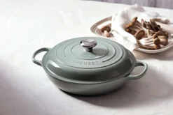 Le Creuset Gryder Og Kasseroller > Signature Buffetgryde 30 cm/3,5 L,