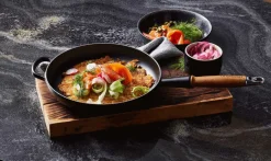 Le Creuset Pander > Signature Støbejernspande m. Træhåndtag 28 cm,