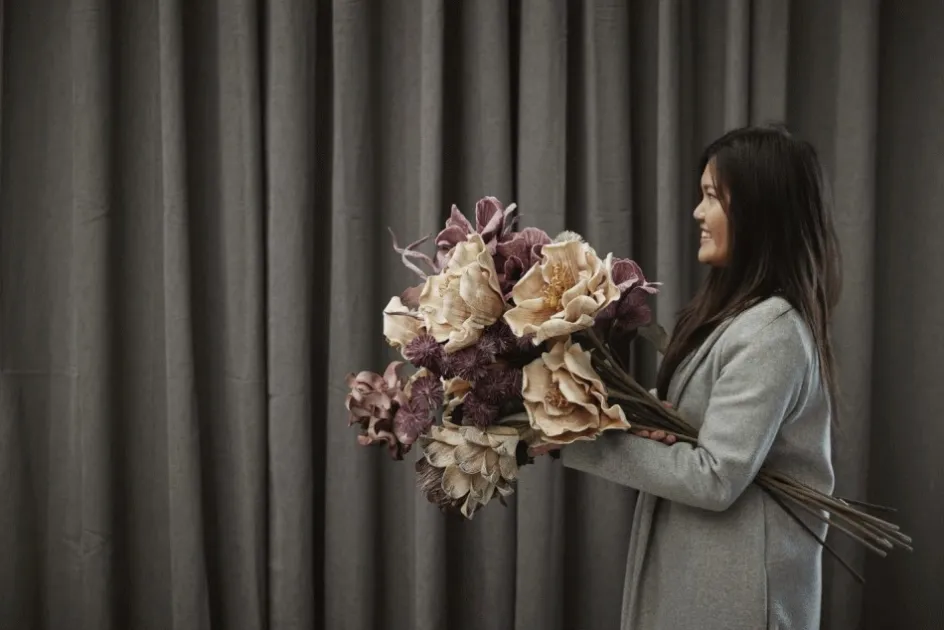 Outlet Lene Bjerre Happia Kunstig Blomst 90 cm, Grå
