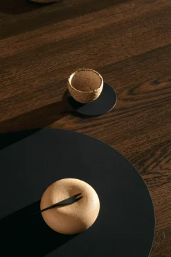 New Lind DNA Circle Recycled Læder Glasbrik Ø10 cm, Nupo Black Ink