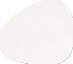 Best Lind DNA Curve Recycled Læder Dækkeserviet 37x44 cm, Nupo Pure White