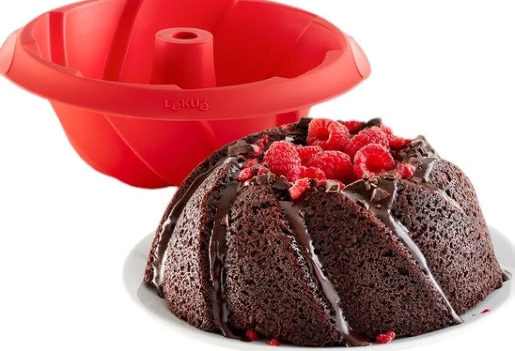 Lékué Bageforme > Savarin Kageform Spiral , Rød