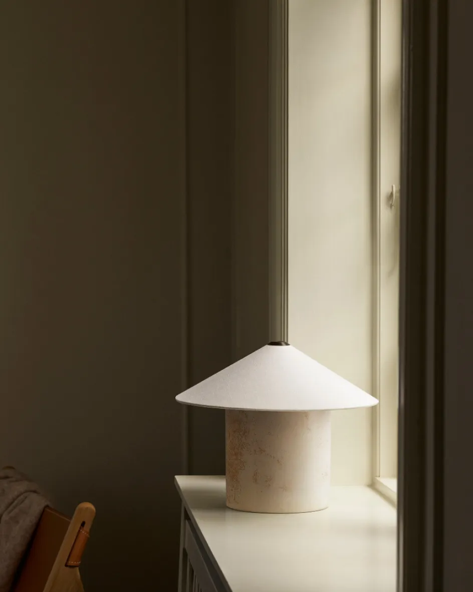 Clearance LYFA FUTÉ 350 Bordlampe H, Creme