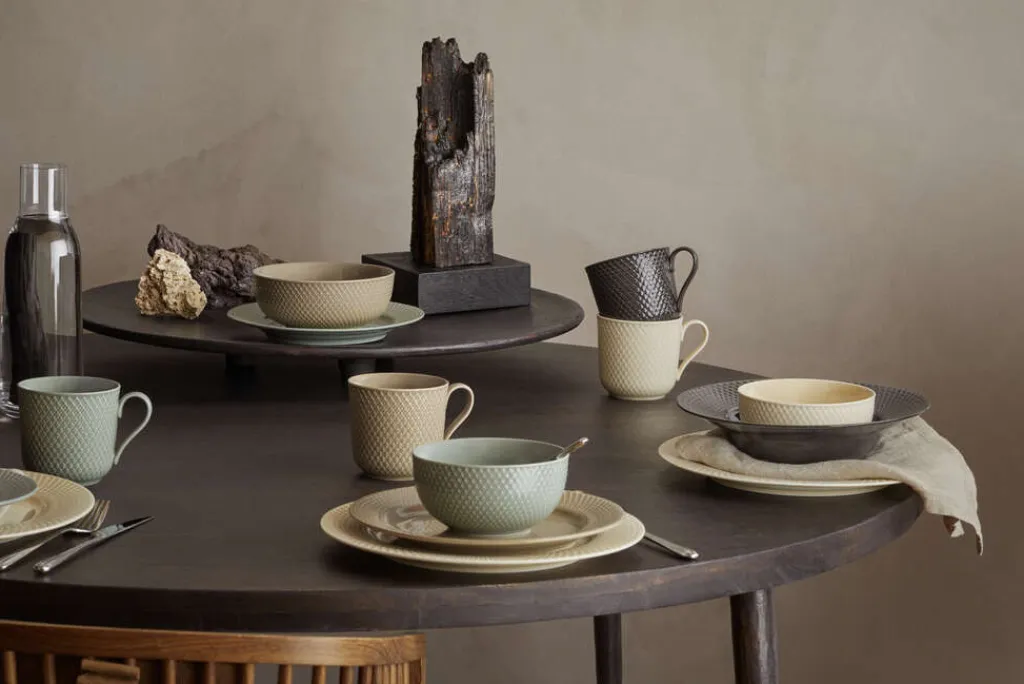 Lyngby Porcelæn Krus > Rhombe Earth Krus m. Hank 39 cl,