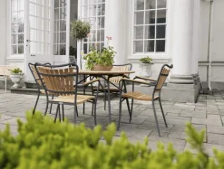 Mandalay Havemøbelsæt m. Magnolia Bord 110 cm og 4 Marguerit Stole, Teak/Antracit