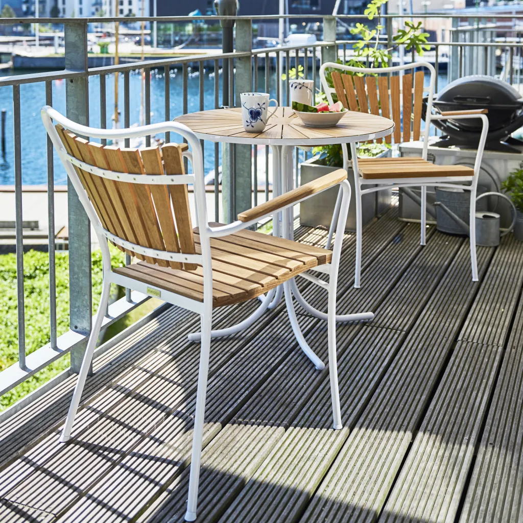 Hot Marguerit Cafésæt m. 2 Stole Ø70 cm, Havemøbler|Uderum
