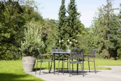 Mandalay Havemøbler|Uderum > Pure Havemøbelsæt m. 4 Verona Stole m. Teak Armlæn Ø120 cm, Antracit