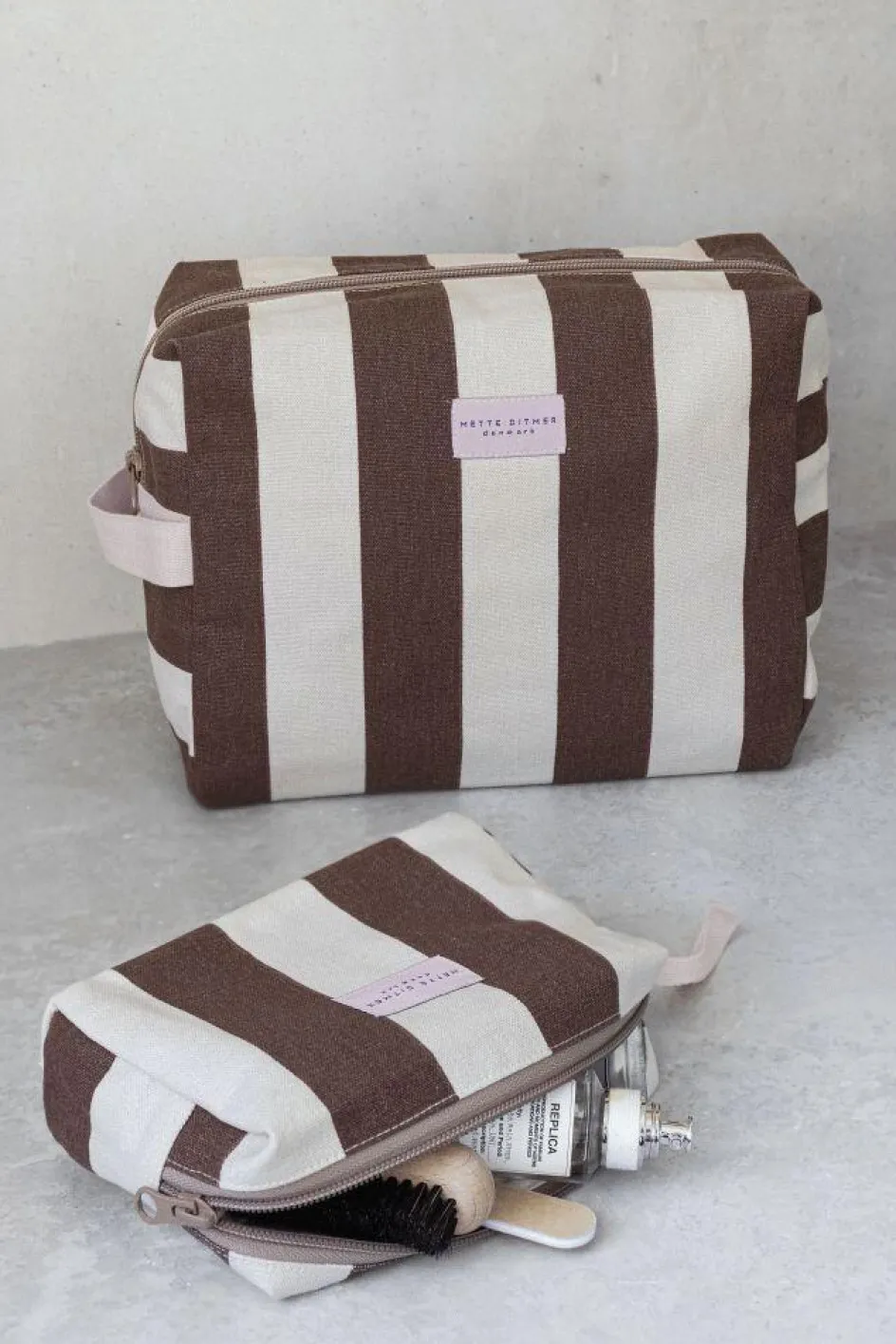 New Mette Ditmer Bring-It Kosmetikpung 10x17 cm, Brun
