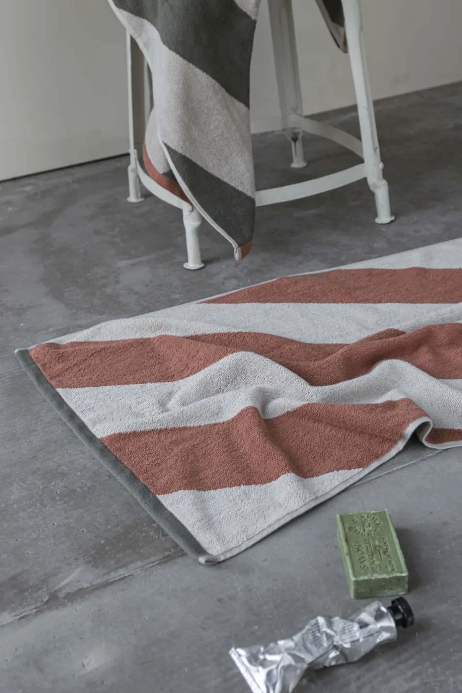 New Mette Ditmer Diagonal Bademåtte 50x80 cm, Brick