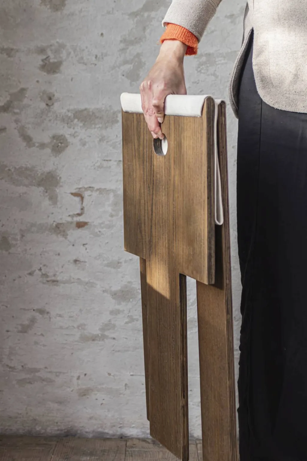 Mette Ditmer Stole > Roots Taburet H48 cm, Mørk Olieret Eg