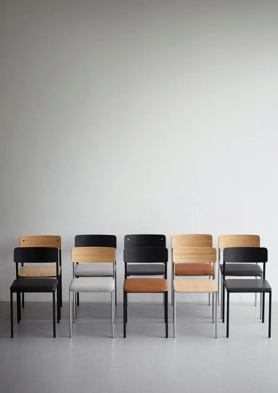Outlet MOEBE Offset Stol H76,5 cm, Sort Ask/Sort Læder