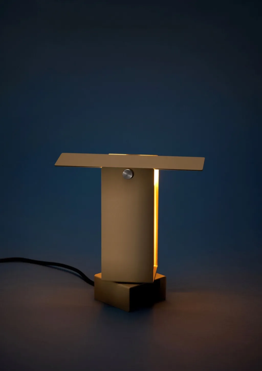 MOEBE Bordlamper > Pivoting Bordlampe H22,5 cm,