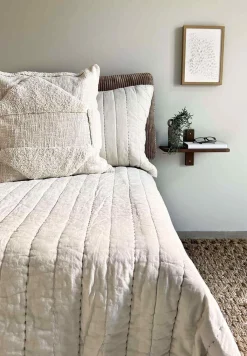 MOUD Home Soveværelse|Soveværelsestekstiler > Senses Quiltet Sengetæppe 260x260 cm,