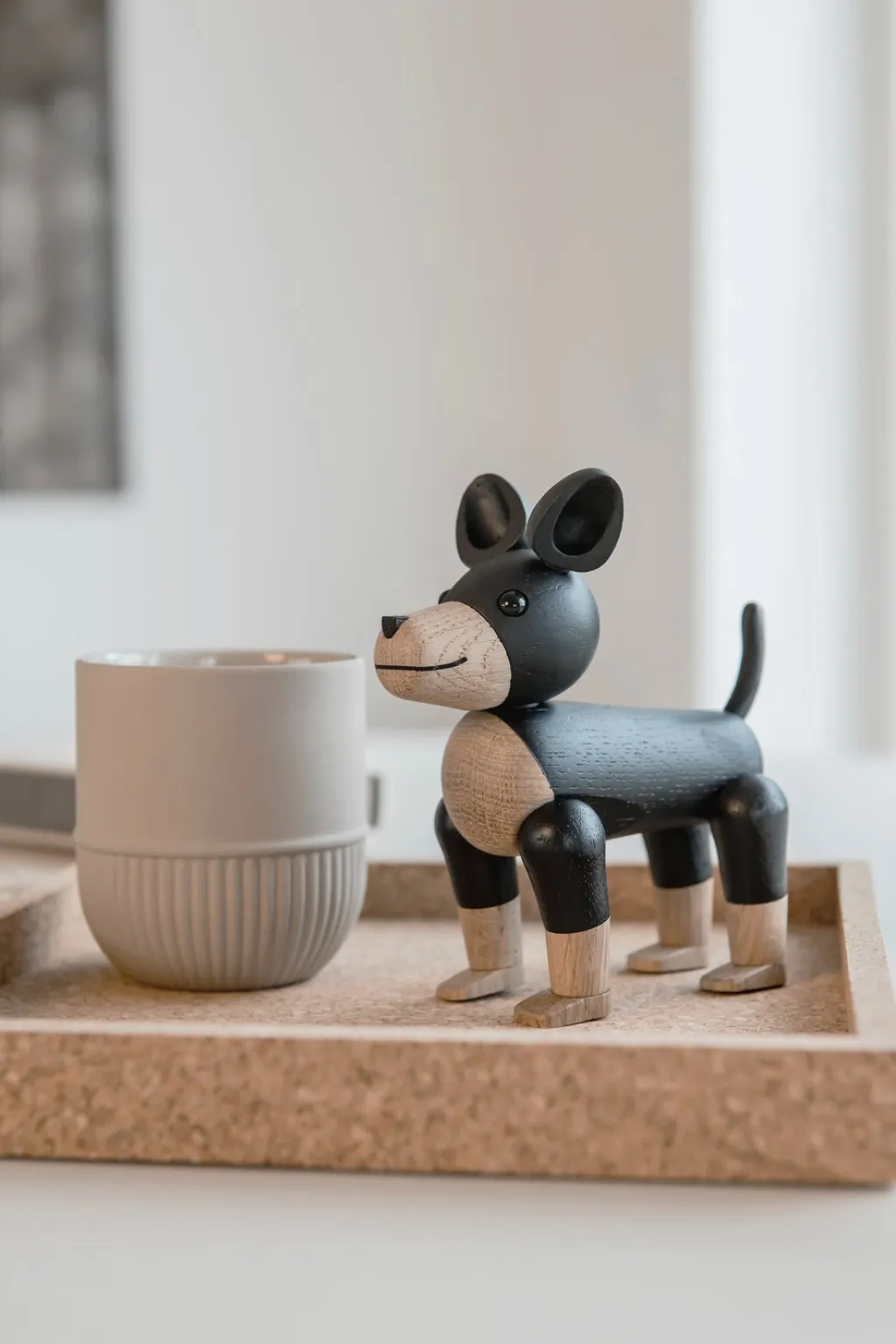 Novoform Træfigurer Og Figurer > Hund Charlie, Natur/Sort Eg