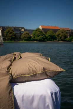 Online OMHU x Mads Barfod Edge Sengetøj , Taupe