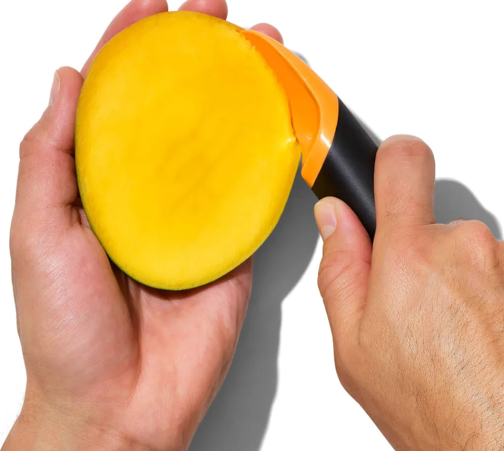 OXO Urteknive Og Grøntsagsknive > Mangokniv m. Ske, Orange