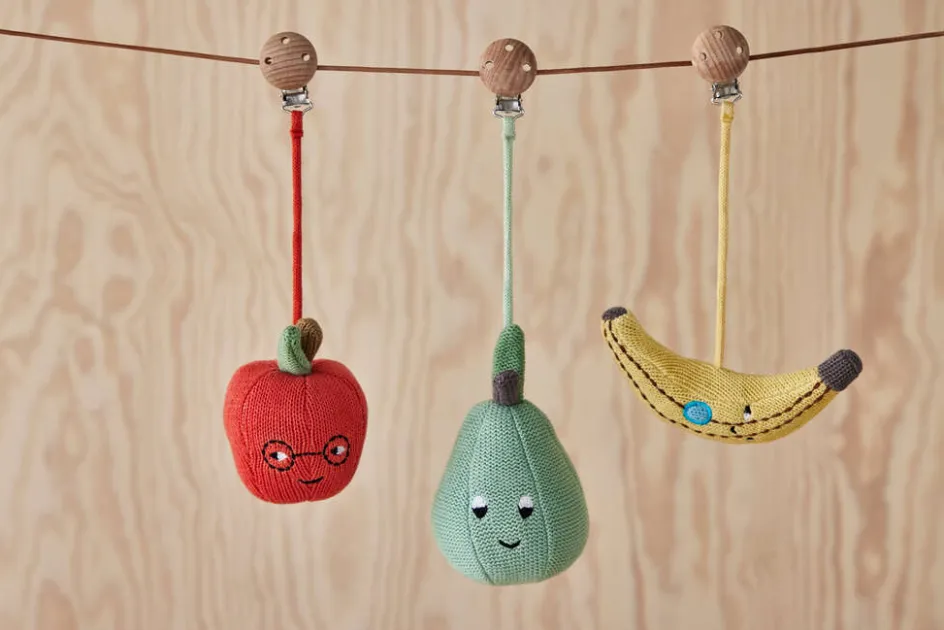 Online OYOY Mini Yummy Barnevognsophæng Æble, Rød